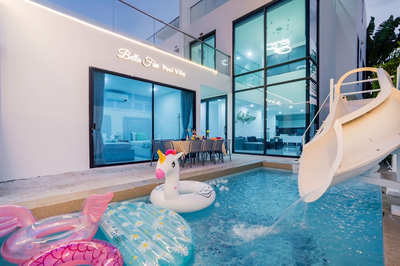 Bella Fun pool villa