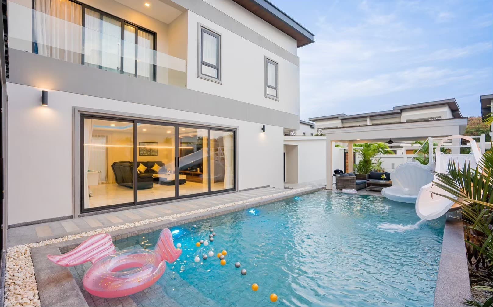 Best Fun Pool Villa