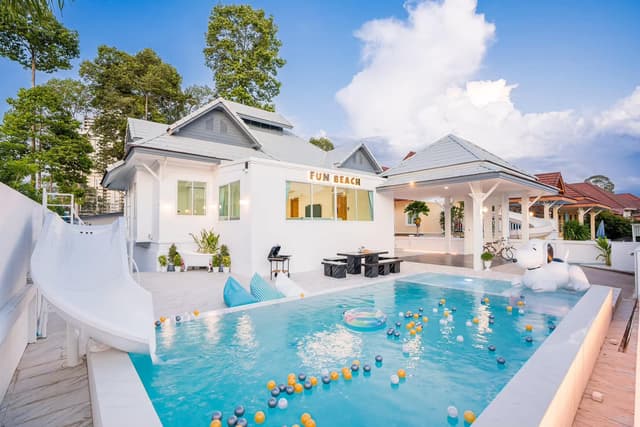 Fun Beach Pool Villa